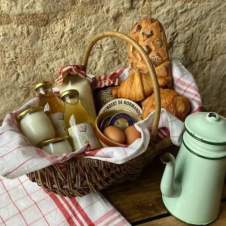 Chez Marguerite Et Bienaime