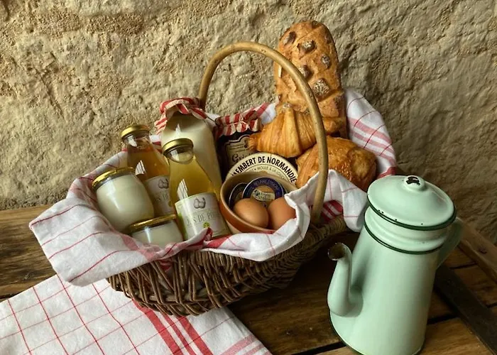 Chez Marguerite Et Bienaime