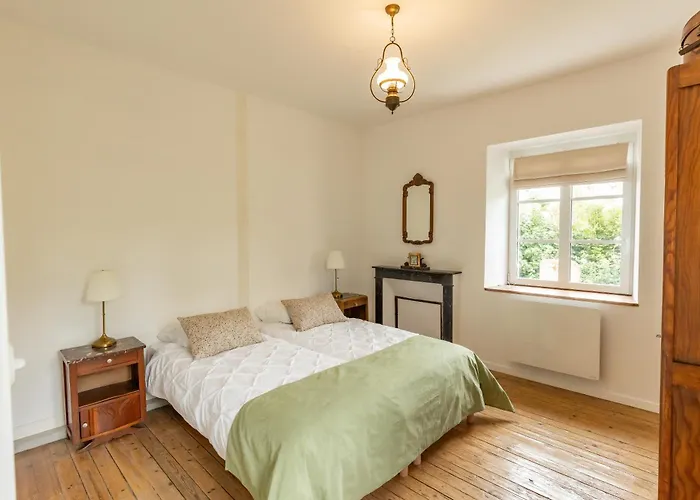 Chez Marguerite Et Bienaime *