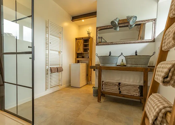 Chez Marguerite Et Bienaime Nyaraló